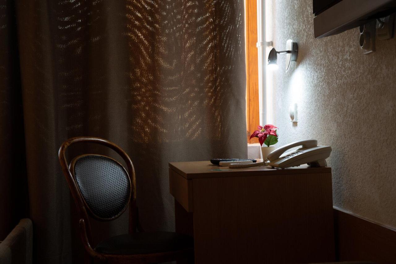 Hotel Moment Velika Plana Buitenkant foto