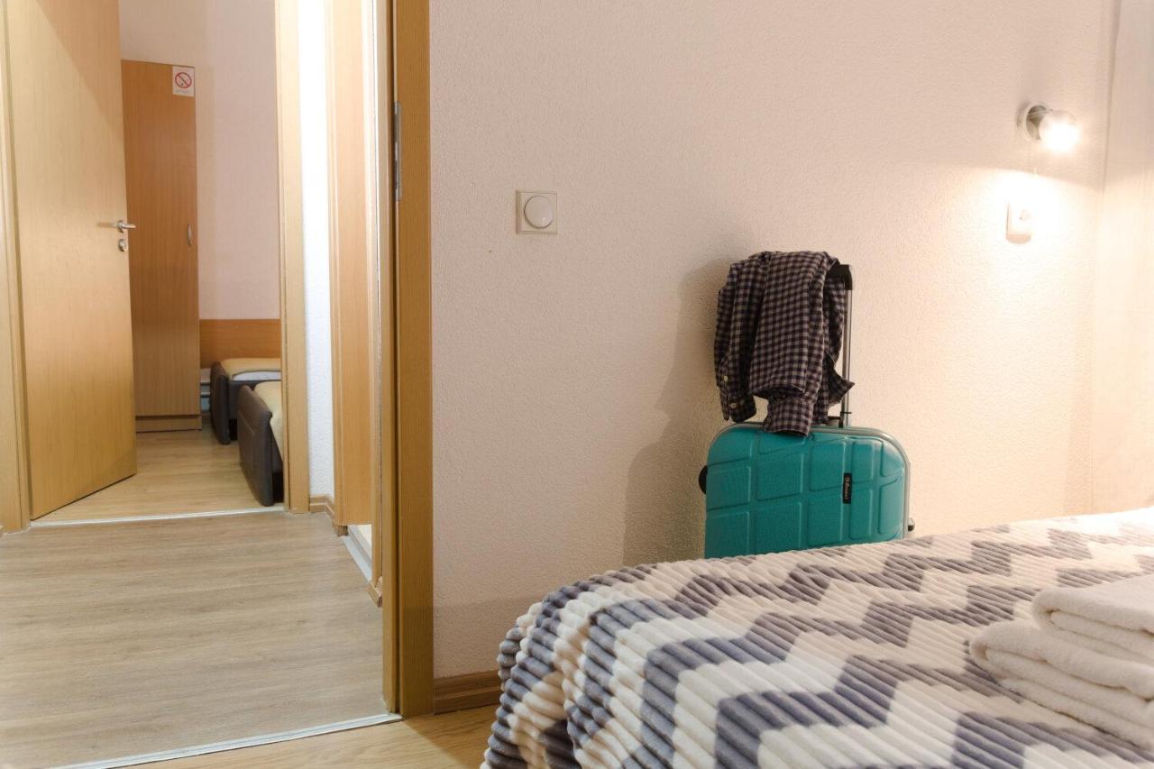 Hotel Moment Velika Plana Buitenkant foto